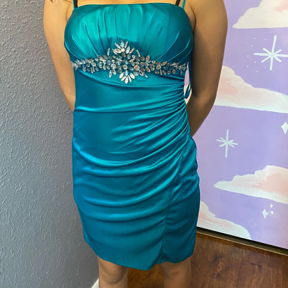 Dress - Picture 2 of 4